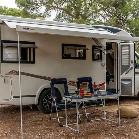 Caravana Rustic Escapes Campsite *